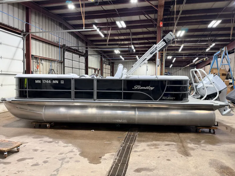 Slide: The Image of Bentley Pontoons Legacy 223 Navigator Quad Lounge Tri-toon Pontoon & 150HP Honda 4-Stroke EFI 2024 - 28