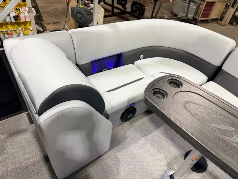 Slide: The Image of Bentley Pontoons Legacy 223 Navigator Quad Lounge Tri-toon Pontoon & 150HP Honda 4-Stroke EFI 2024 - 40