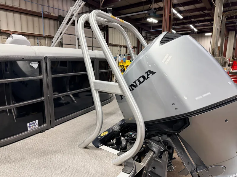 Slide: The Image of Bentley Pontoons Legacy 223 Navigator Quad Lounge Tri-toon Pontoon & 150HP Honda 4-Stroke EFI 2024 - 58