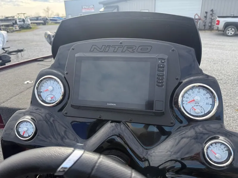 Slide: The Image of Nitro Z17 2024 - 11