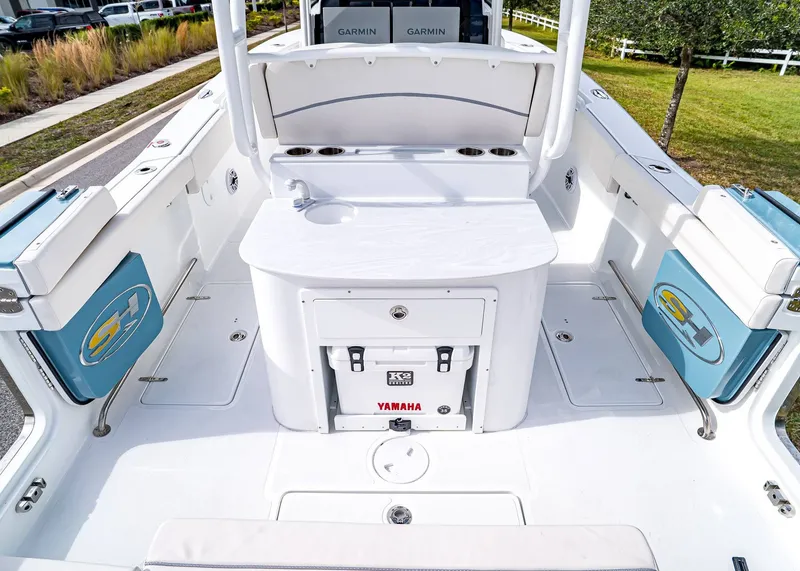 Slide: The Image of Sea Hunt Ultra 285 SE 2026 - 12