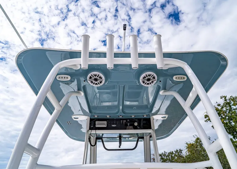 Slide: The Image of Sea Hunt Ultra 285 SE 2026 - 15