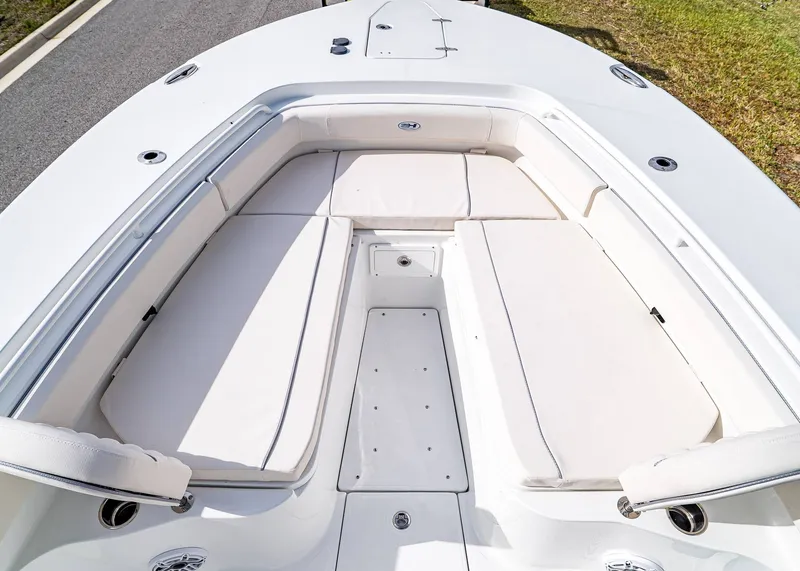 Slide: The Image of Sea Hunt Ultra 285 SE 2026 - 27