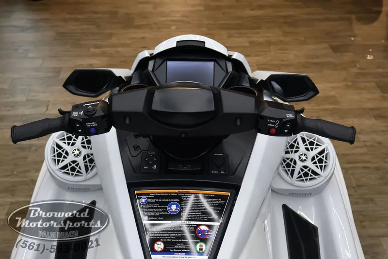 Slide: The Image of Yamaha FX Cruiser SVHO® 2026 - 13