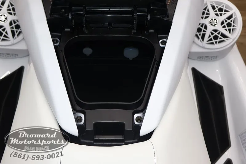 Slide: The Image of Yamaha FX Cruiser SVHO® 2026 - 22