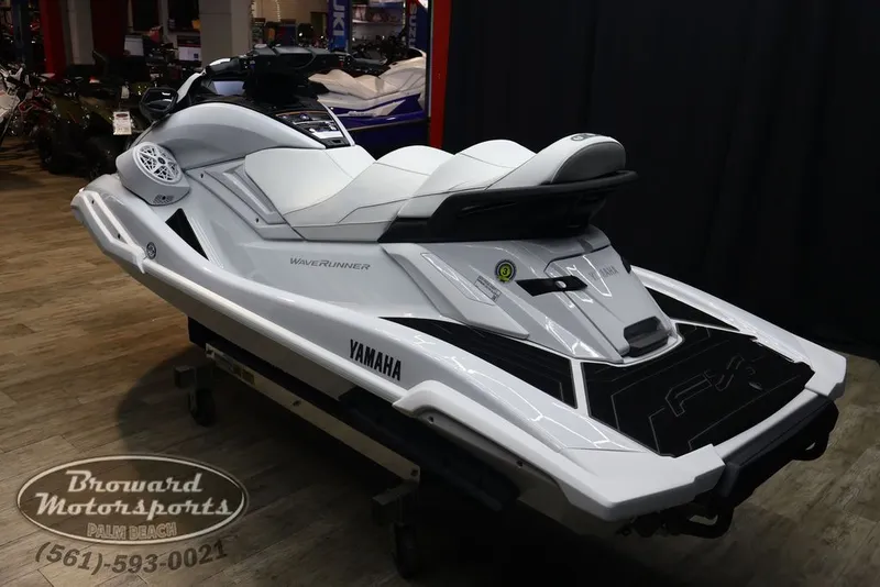 Slide: The Image of Yamaha FX Cruiser SVHO® 2026 - 4