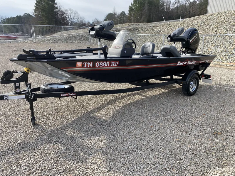 Slide: The Image of Tracker Bass Tracker Classic XL 2024 - 11