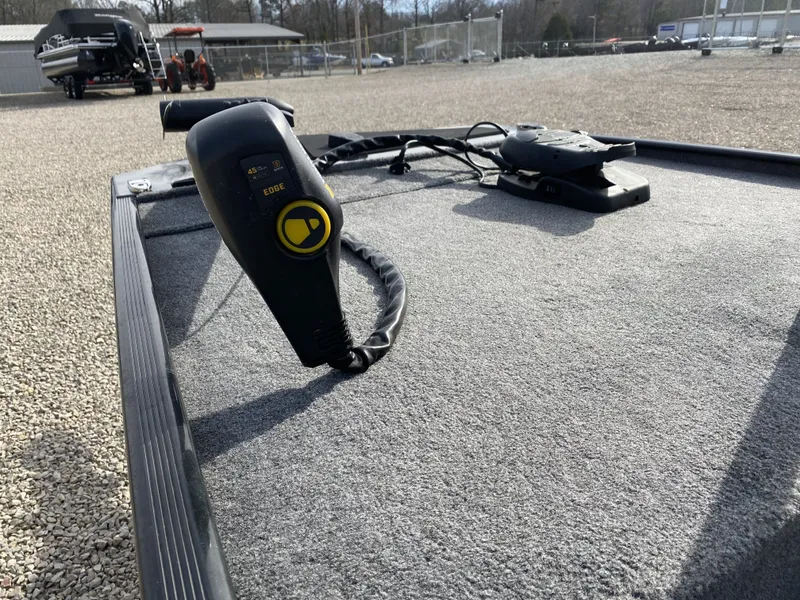 Slide: The Image of Tracker Bass Tracker Classic XL 2024 - 12