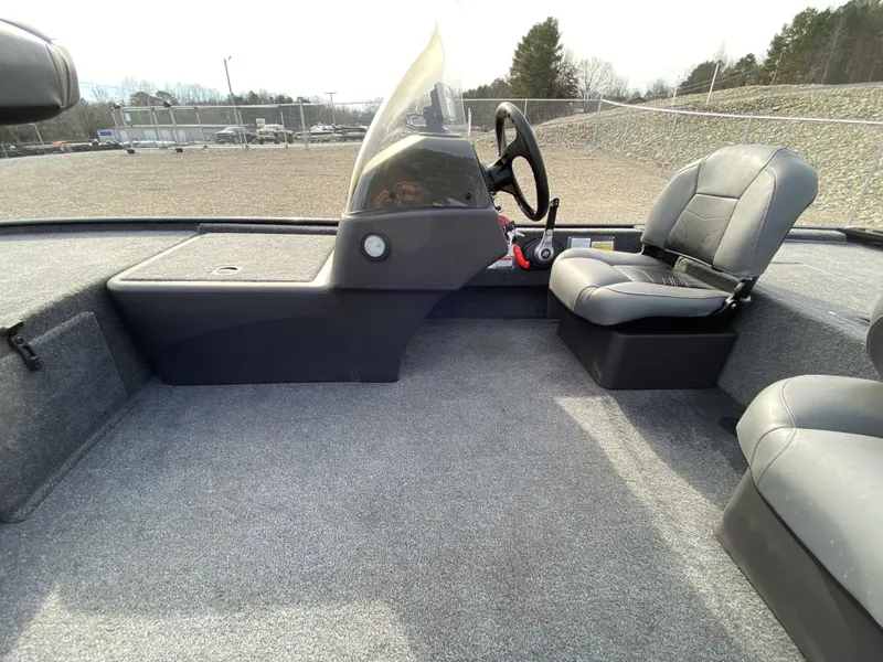 Slide: The Image of Tracker Bass Tracker Classic XL 2024 - 13