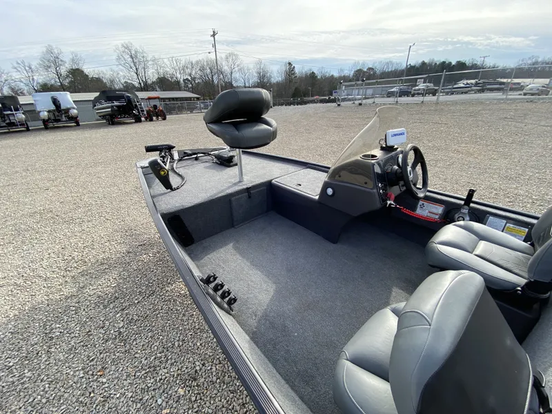 Slide: The Image of Tracker Bass Tracker Classic XL 2024 - 14