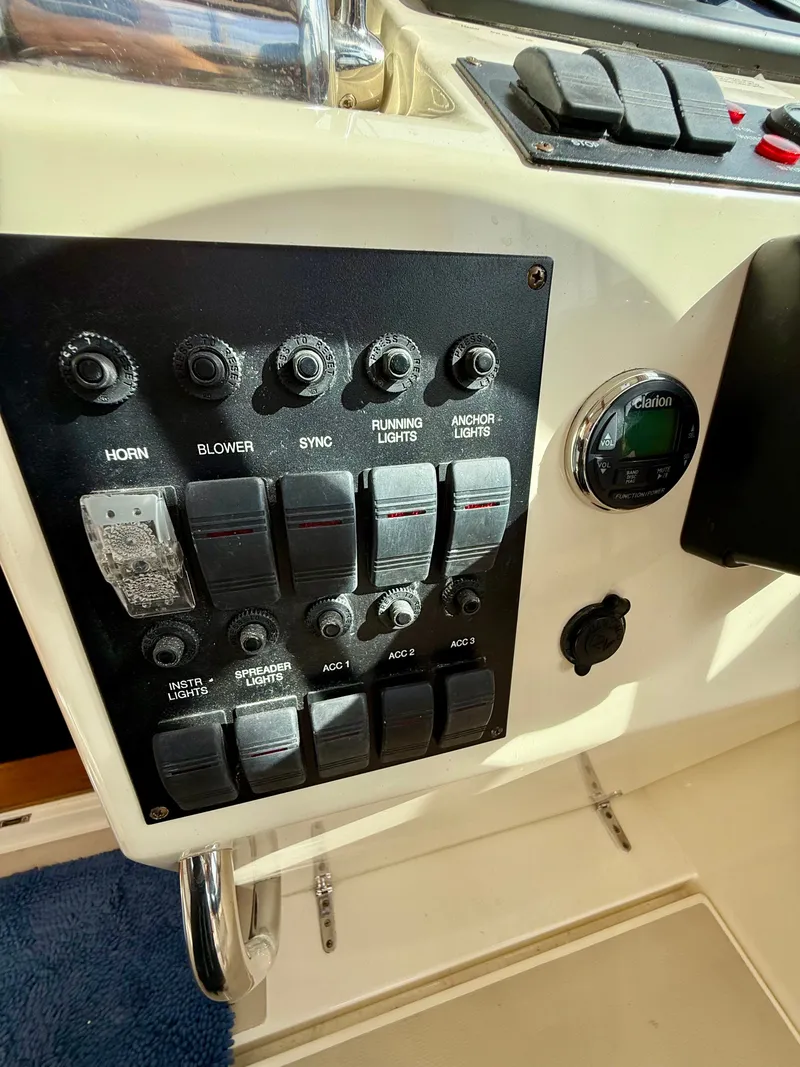 Slide: The Image of Sabre 36 2003 - 100