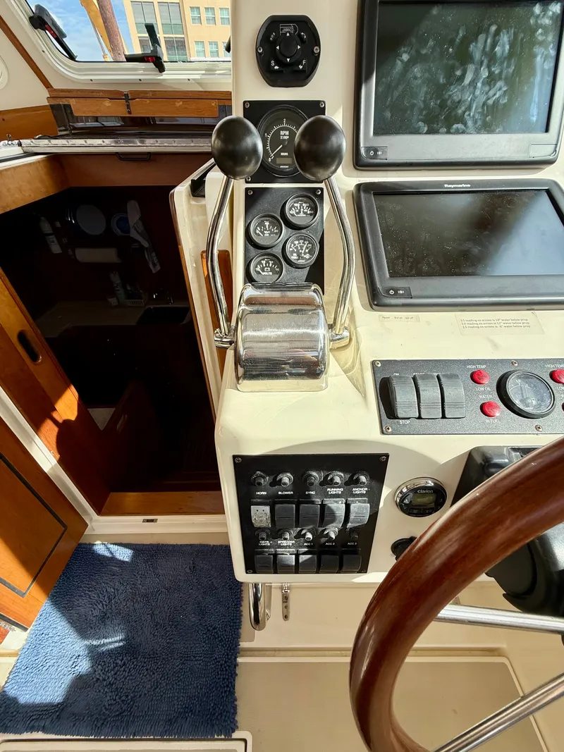 Slide: The Image of Sabre 36 2003 - 99