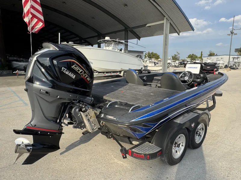 Slide: The Image of Phoenix Bass Boat 619 Pro 2013 - 11