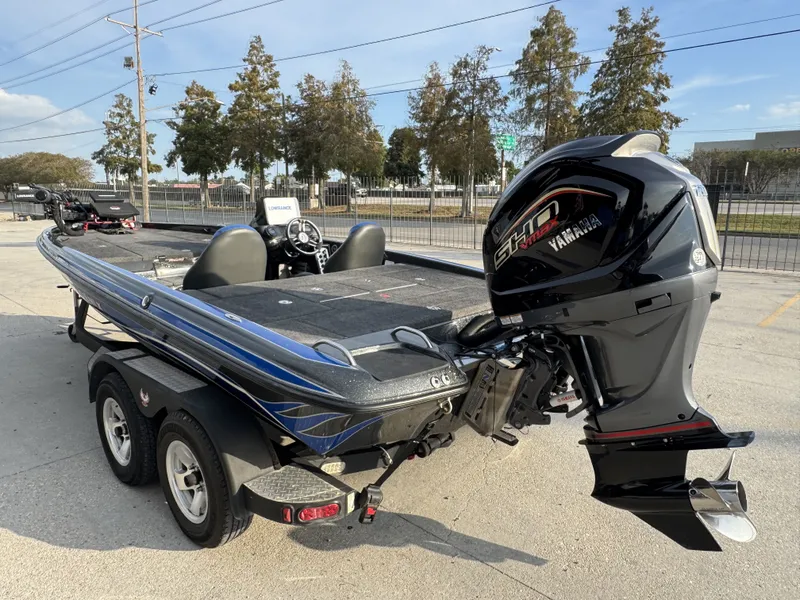 Slide: The Image of Phoenix Bass Boat 619 Pro 2013 - 3