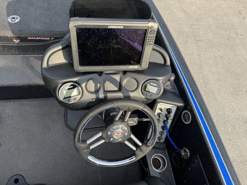 Slide: The Image of Phoenix Bass Boat 619 Pro 2013 - 5