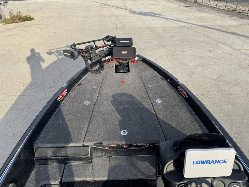 Slide: The Image of Phoenix Bass Boat 619 Pro 2013 - 7