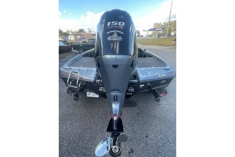 Slide: The Image of Rear view of a 2020 Ranger 107 Cherokee boat with a 150 HP outboard motor. - 9