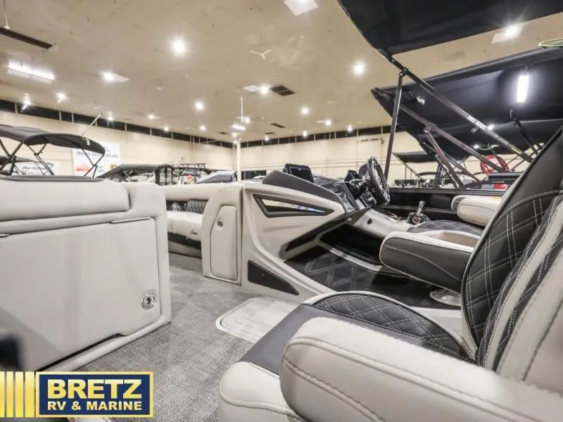 Slide: The Image of Lusso Ultra-Lounge L25UC 2026 - 14