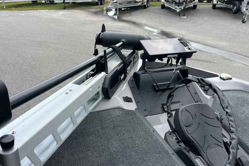 Slide: The Image of 2026 Skeeter ZXR21 SE boat deck with advanced navigation system and trolling motor. - 5