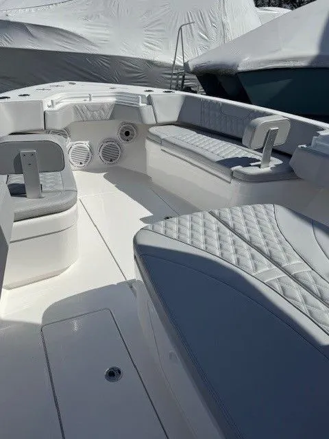 Slide: The Image of Contender 32 ST 2026 - 11