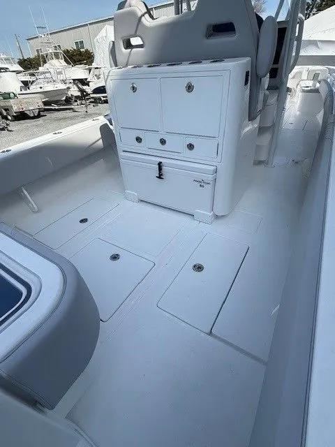 Slide: The Image of Contender 32 ST 2026 - 18