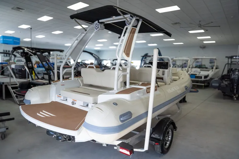 Slide: The Image of Highfield Velox 560 2026 - 7