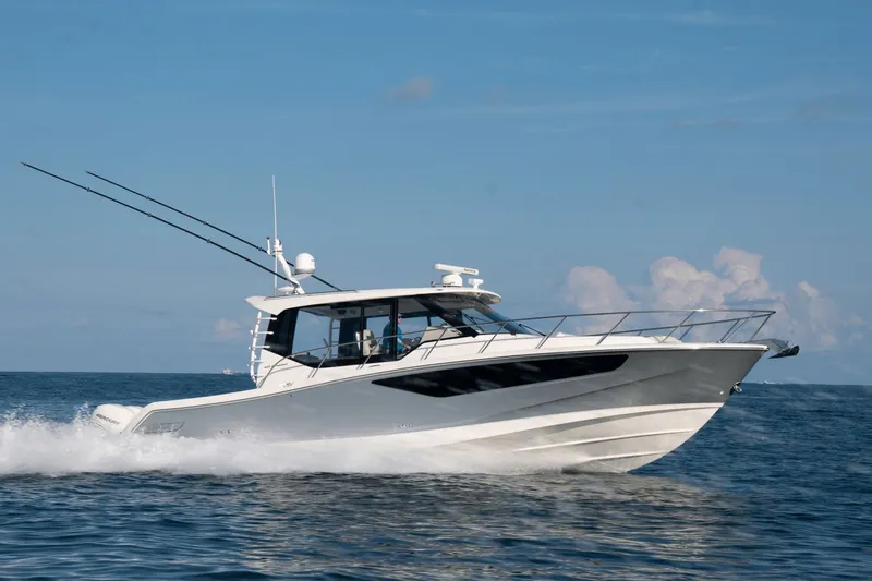 Slide: The Image of Boston Whaler 405 Conquest 2027 - 0