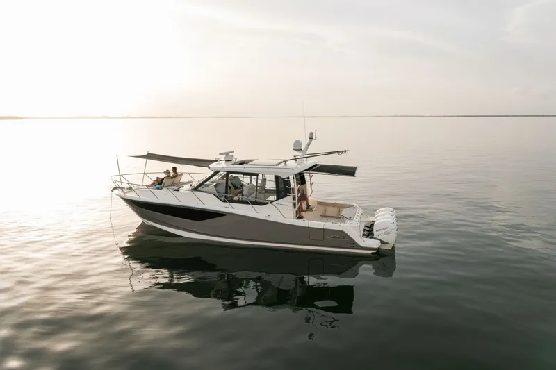 Slide: The Image of Boston Whaler 405 Conquest 2027 - 18
