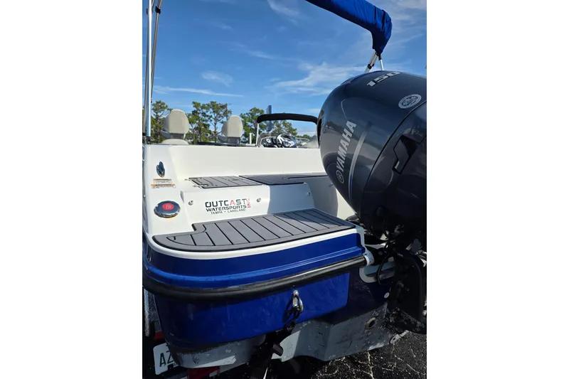 Slide: The Image of 2022 Starcraft MDX 191 E O/B boat with Yamaha engine, rear view. - 5