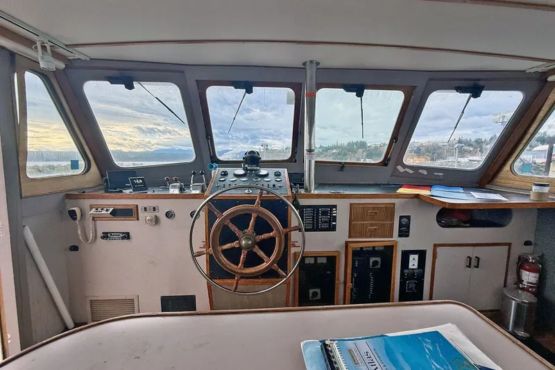 Slide: The Image of DeFever 60 - Helm - 9