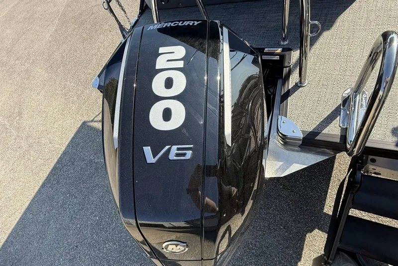 Slide: The Image of Mercury 200 V6 engine on 2025 Barletta Cabrio 22UC boat. - 14