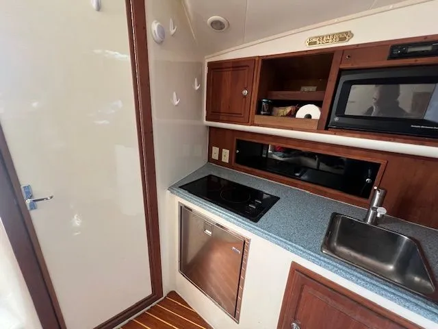 Slide: The Image of Carolina 35 Express 2002 - 17