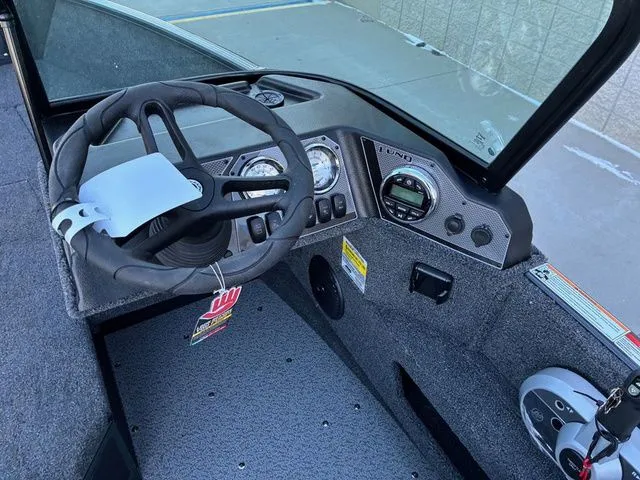 Slide: The Image of Lund 1775 Adventure Sport 2025 - 10