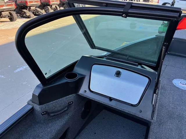 Slide: The Image of Lund 1775 Adventure Sport 2025 - 12