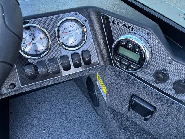 Slide: The Image of Lund 1775 Adventure Sport 2026 - 17