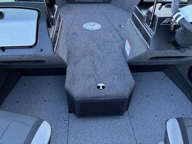 Slide: The Image of Lund 1775 Adventure Sport 2026 - 18