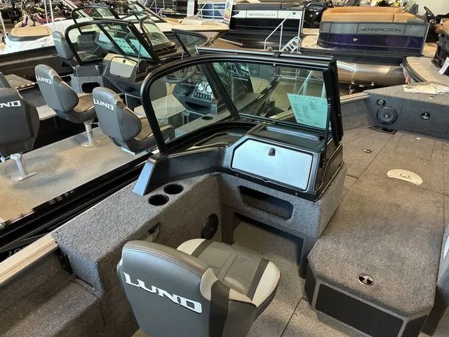 Slide: The Image of Lund 1875 Impact XS Sport 2026 - 8