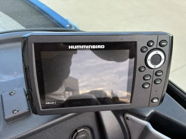 Slide: The Image of Lund 1650 Angler Sport 2022 - 13