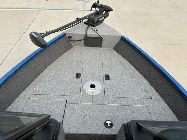 Slide: The Image of Lund 1650 Angler Sport 2022 - 8