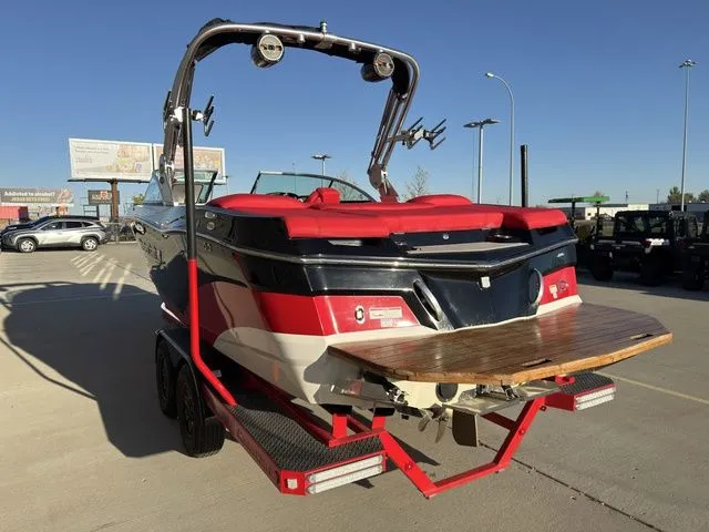 Slide: The Image of MasterCraft XT22 2019 - 11