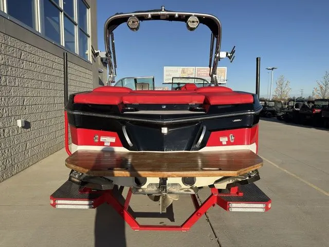 Slide: The Image of MasterCraft XT22 2019 - 14