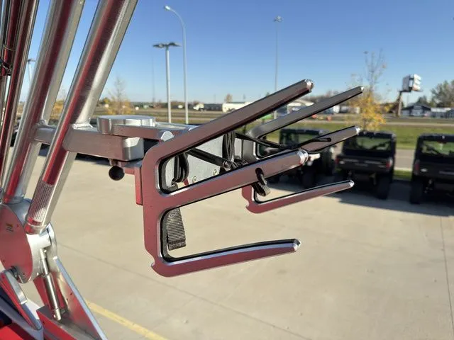 Slide: The Image of MasterCraft XT22 2019 - 25