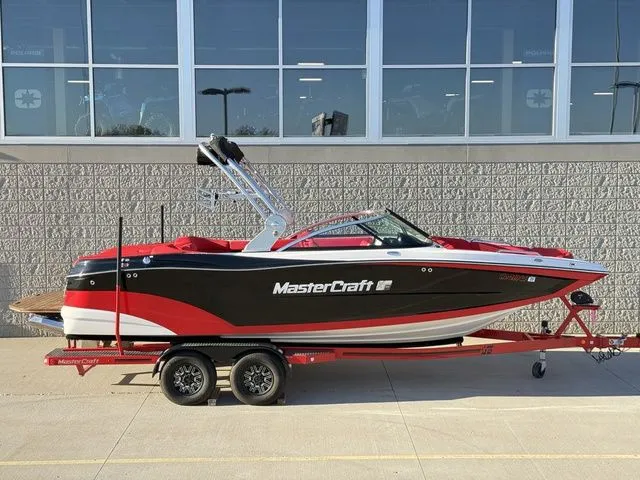 Slide: The Image of MasterCraft XT22 2019 - 3
