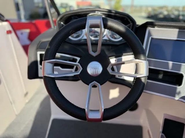 Slide: The Image of MasterCraft XT22 2019 - 34