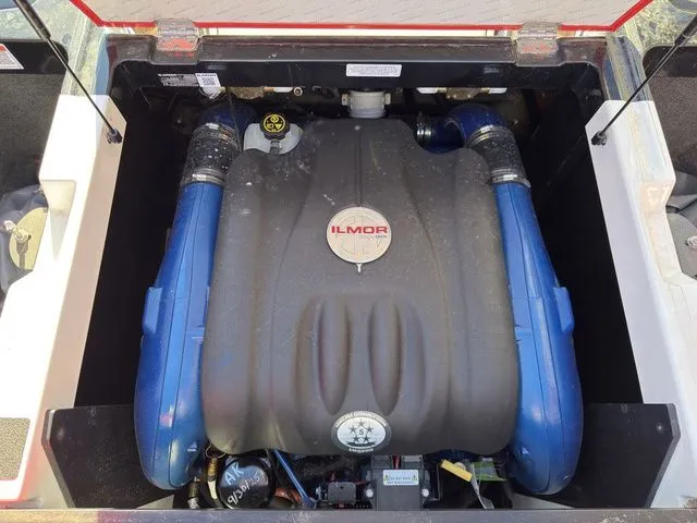 Slide: The Image of MasterCraft XT22 2019 - 36