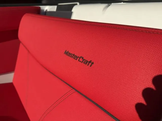 Slide: The Image of MasterCraft XT22 2019 - 43