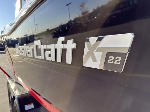 Slide: The Image of MasterCraft XT22 2019 - 5