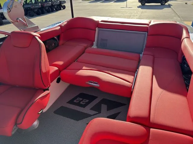 Slide: The Image of MasterCraft XT22 2019 - 53