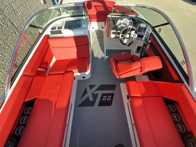 Slide: The Image of MasterCraft XT22 2019 - 59