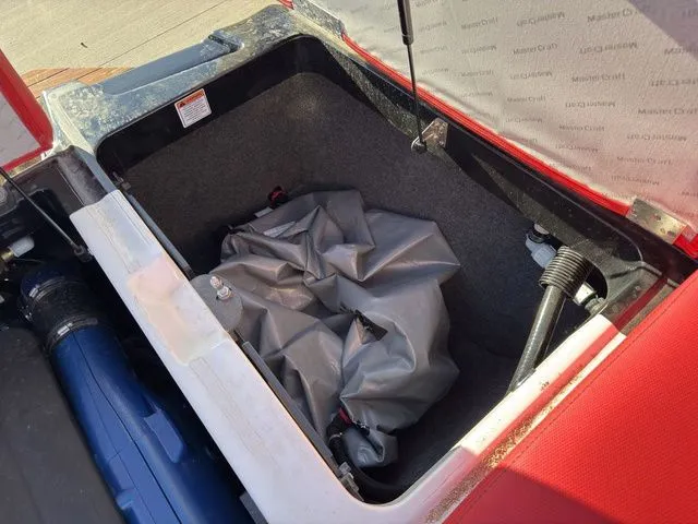 Slide: The Image of MasterCraft XT22 2019 - 60